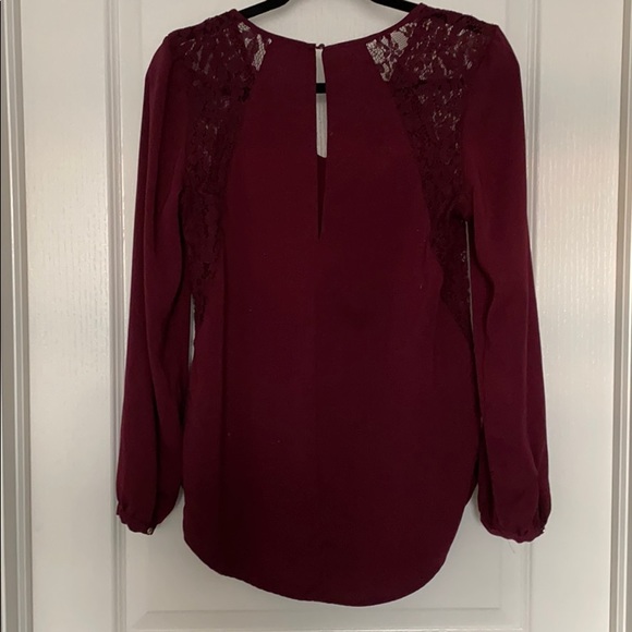 Dynamite Blouse with Lace - Picture 2 of 2